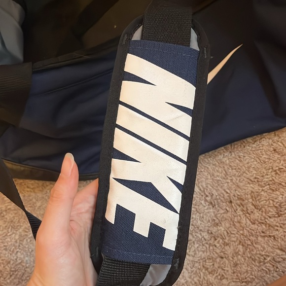 nike brasilia duffel bag - Picture 6 of 8